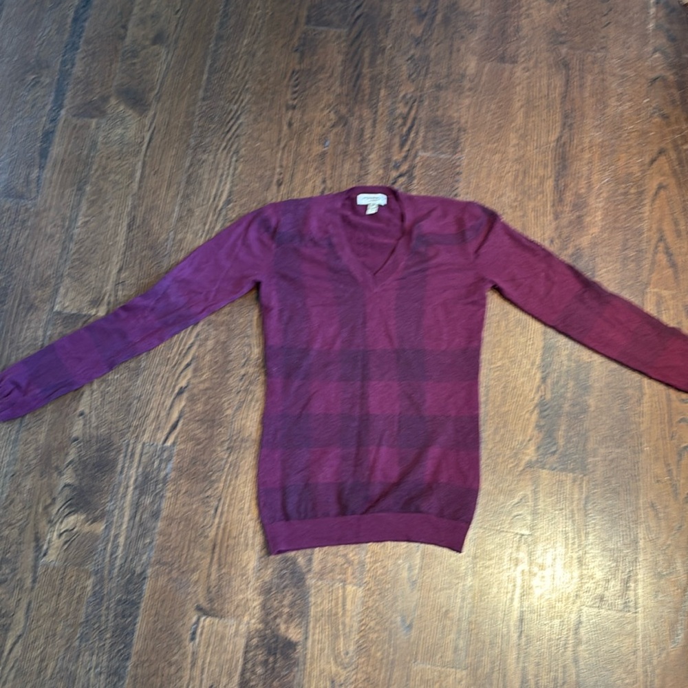 Women’s Burberry sweater